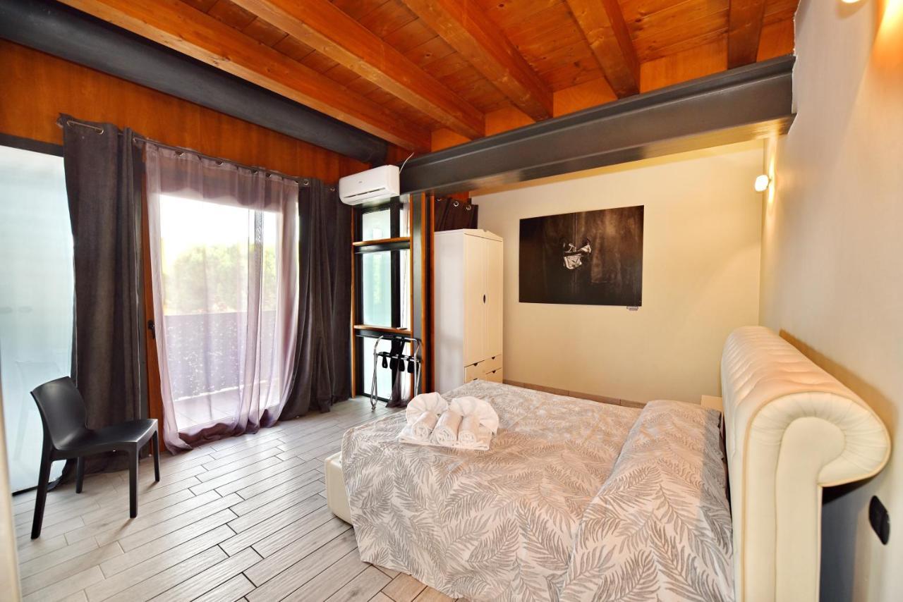 La Terrazza Sul Lago Peschiera del Garda Luaran gambar